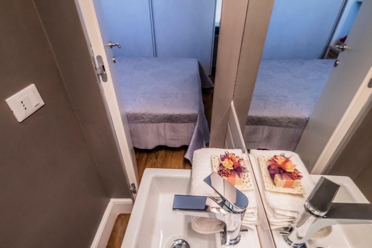 Oltrarno Lily Suite Florenz Exterior foto