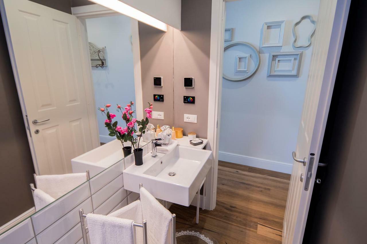 Oltrarno Lily Suite Florenz Exterior foto
