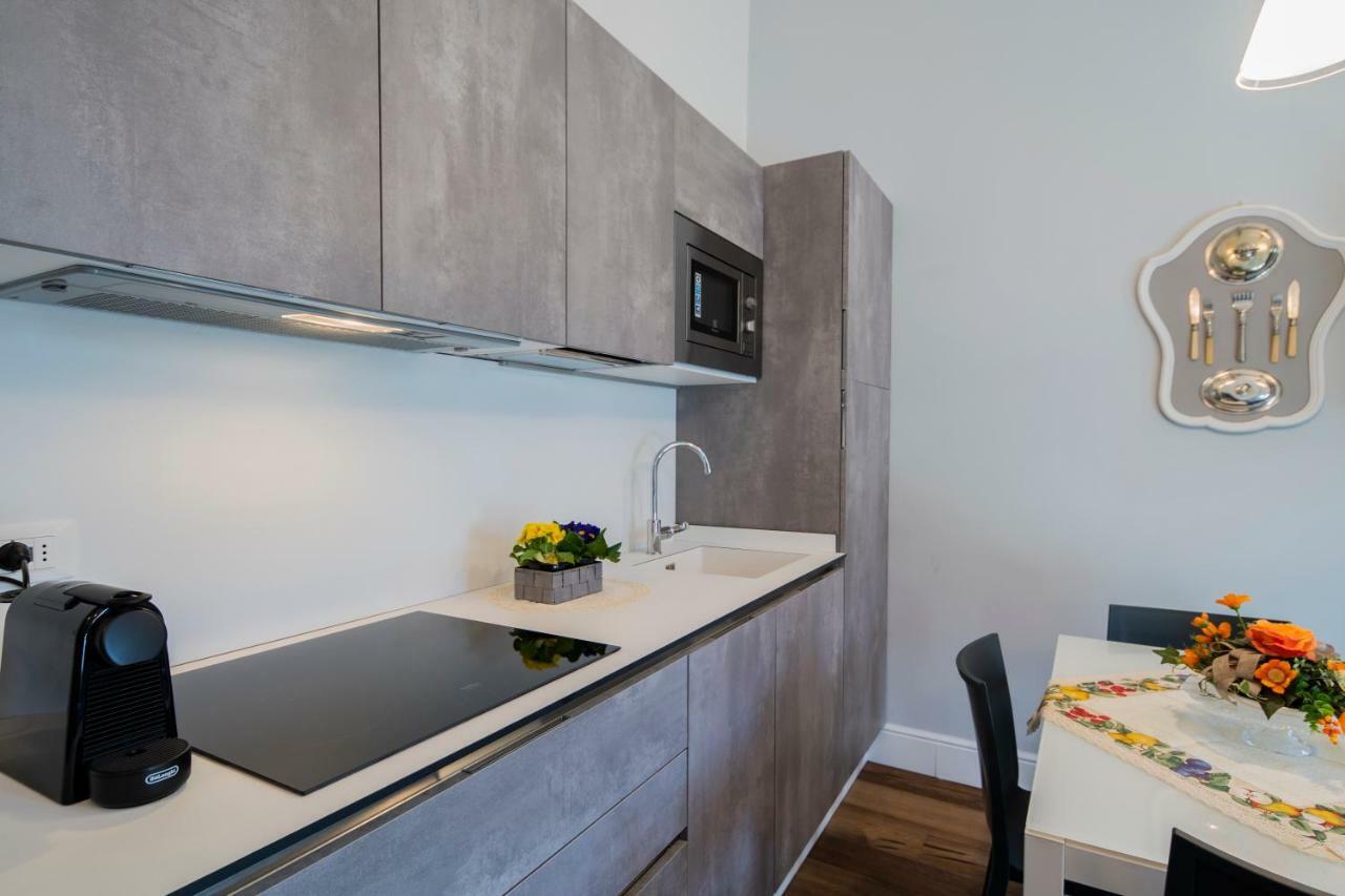 Oltrarno Lily Suite Florenz Exterior foto