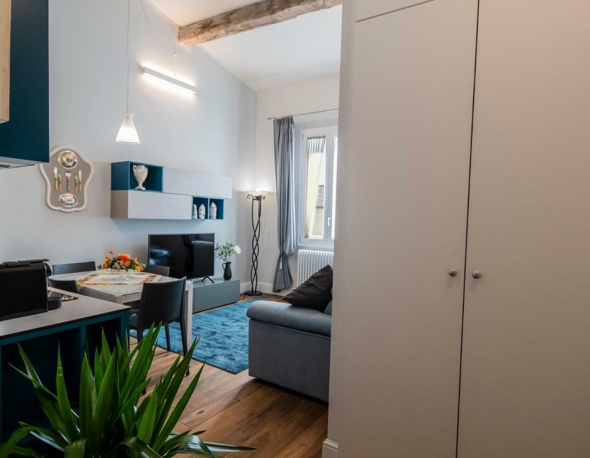 Oltrarno Lily Suite Florenz Exterior foto