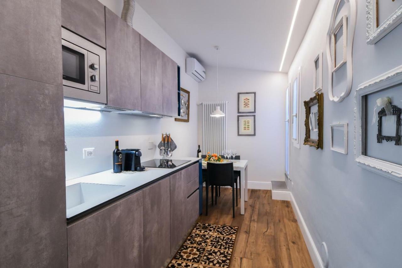 Oltrarno Lily Suite Florenz Exterior foto