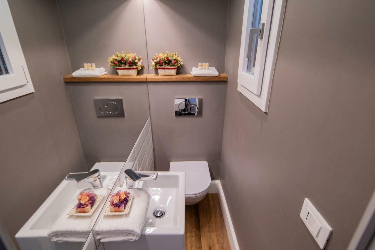 Oltrarno Lily Suite Florenz Exterior foto